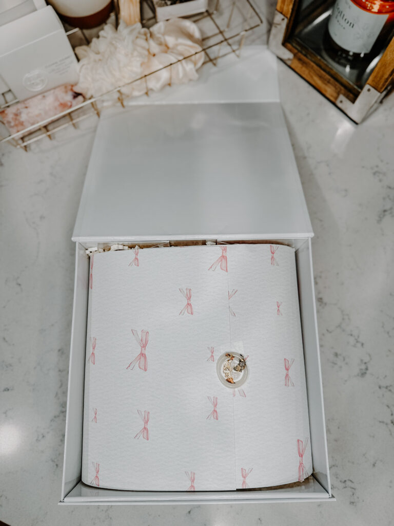 How to elevate your gift box with a paper liner?